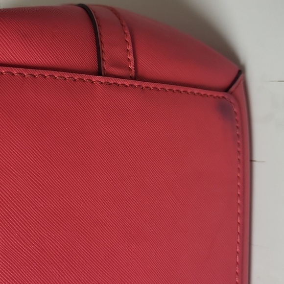 GUESS handbag/cross body bag in Coral color - Picture 8 of 16